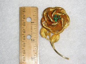 Vintage Brooch Pin, Gold Wire Rose,Green Rhinestones