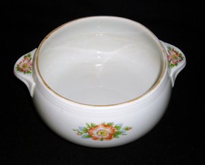 Hall Rose White 2 Casseroles with Lid