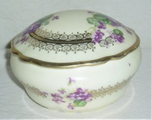 PMF Tray and Covered Dish, Violets