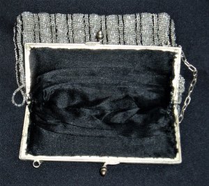 Microbead Purse with Geometric Design