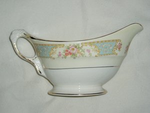 Crown Pottery CRP4, Gravy Boat, Mint