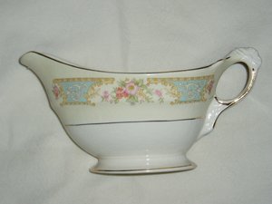 Crown Pottery CRP4, Gravy Boat, Mint