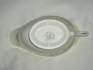 Crown Pottery CRP4, Gravy Boat, Mint