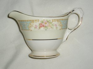 Crown Pottery CRP4, Creamer, Mint