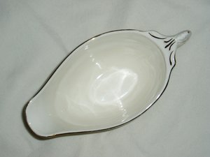 Crown Pottery CRP4, Gravy Boat, Mint