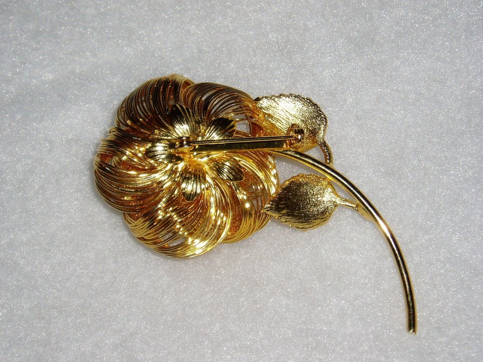 Vintage Brooch Pin, Gold Wire Rose,Green Rhinestones