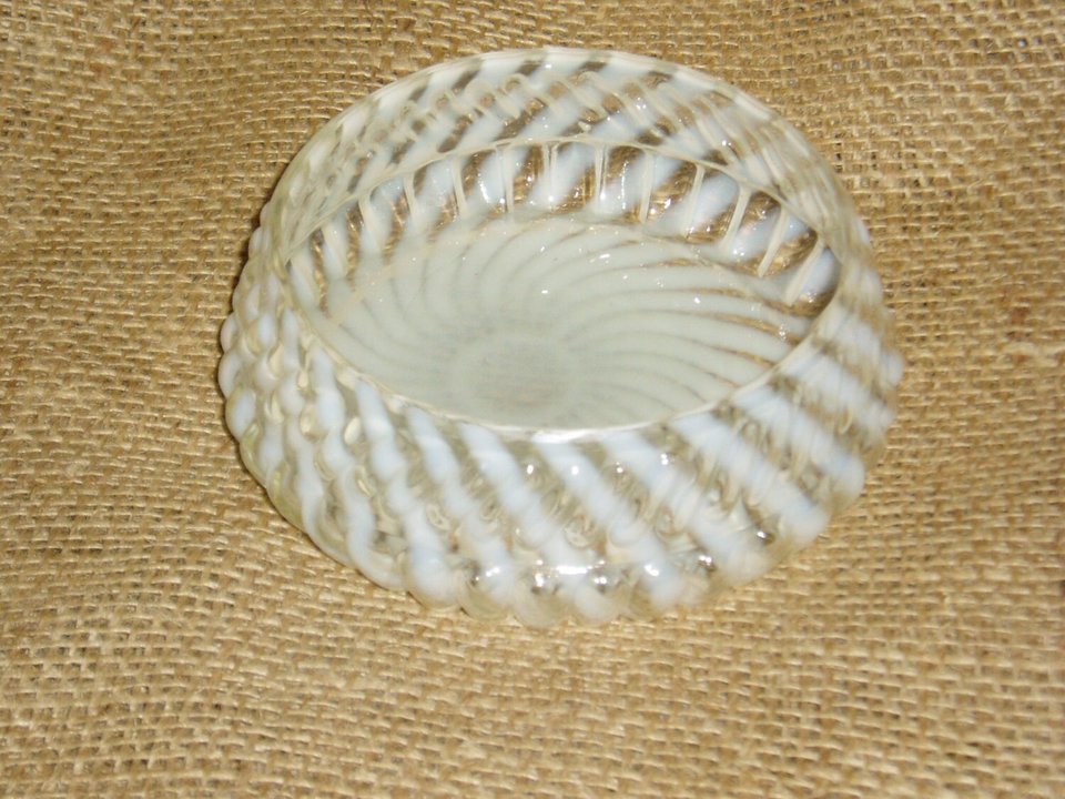 Berry Bowl, White Striped Opalescent, Victorian Pattern Glass