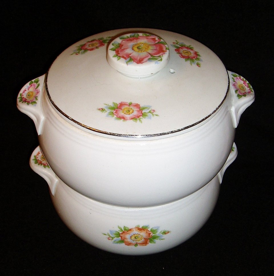 Hall Rose White 2 Casseroles with Lid