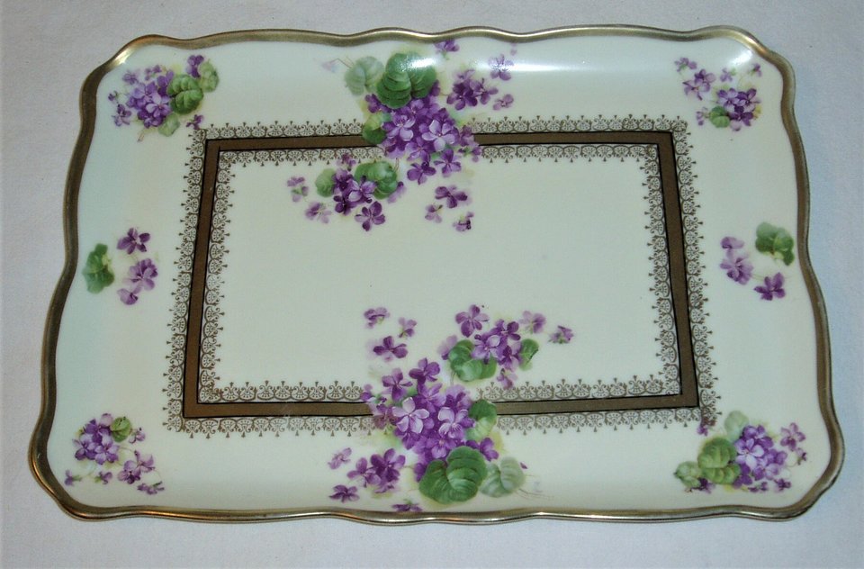 PMF Tray and Covered Dish, Violets
