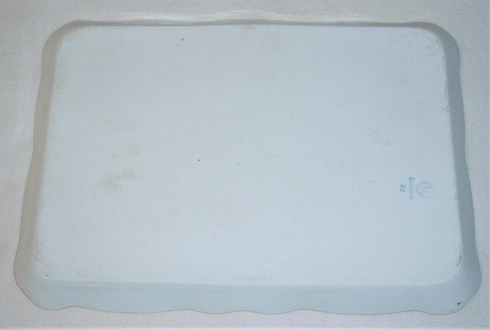 PMF Tray and Covered Dish, Violets