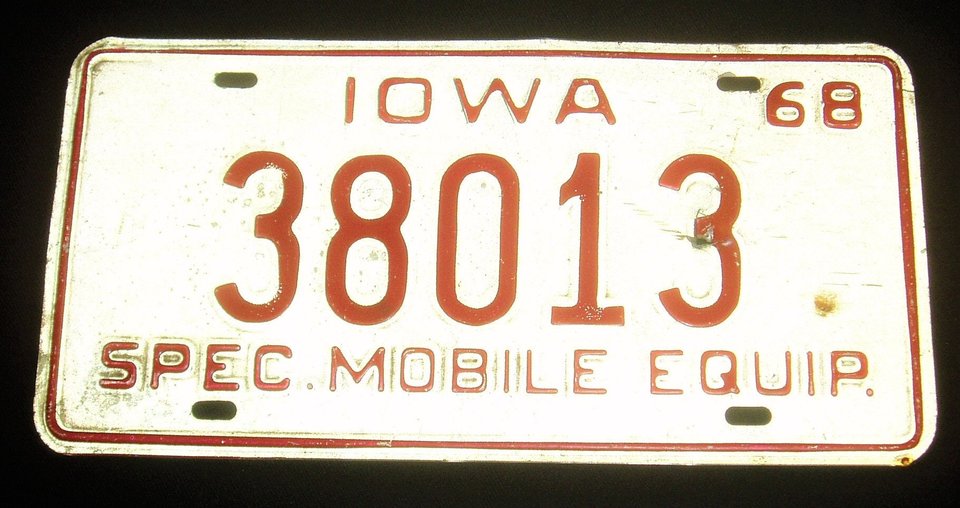 License Plate, Iowa 1968, Special Mobile Equipment, 38013