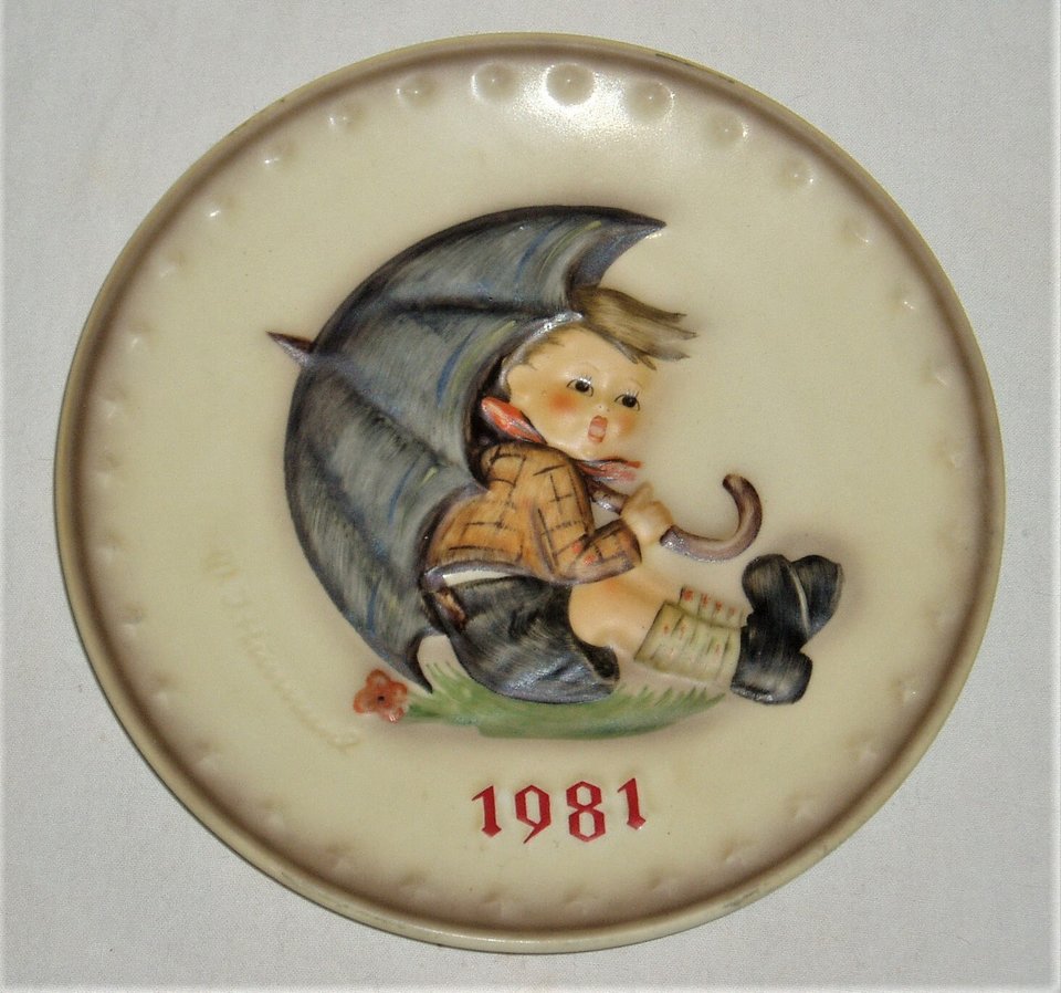 Hummel Goebel Annual Plate, 1981, Umbrella Boy