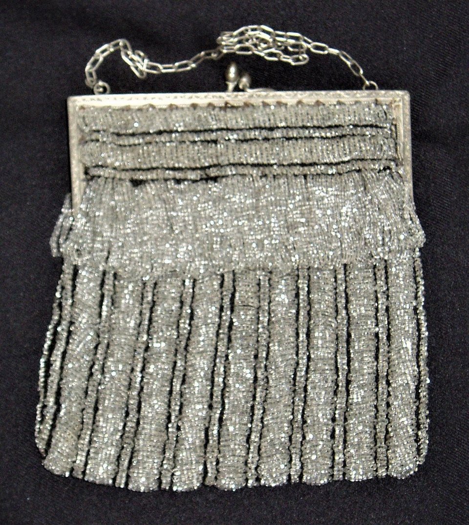 Microbead Purse with Geometric Design