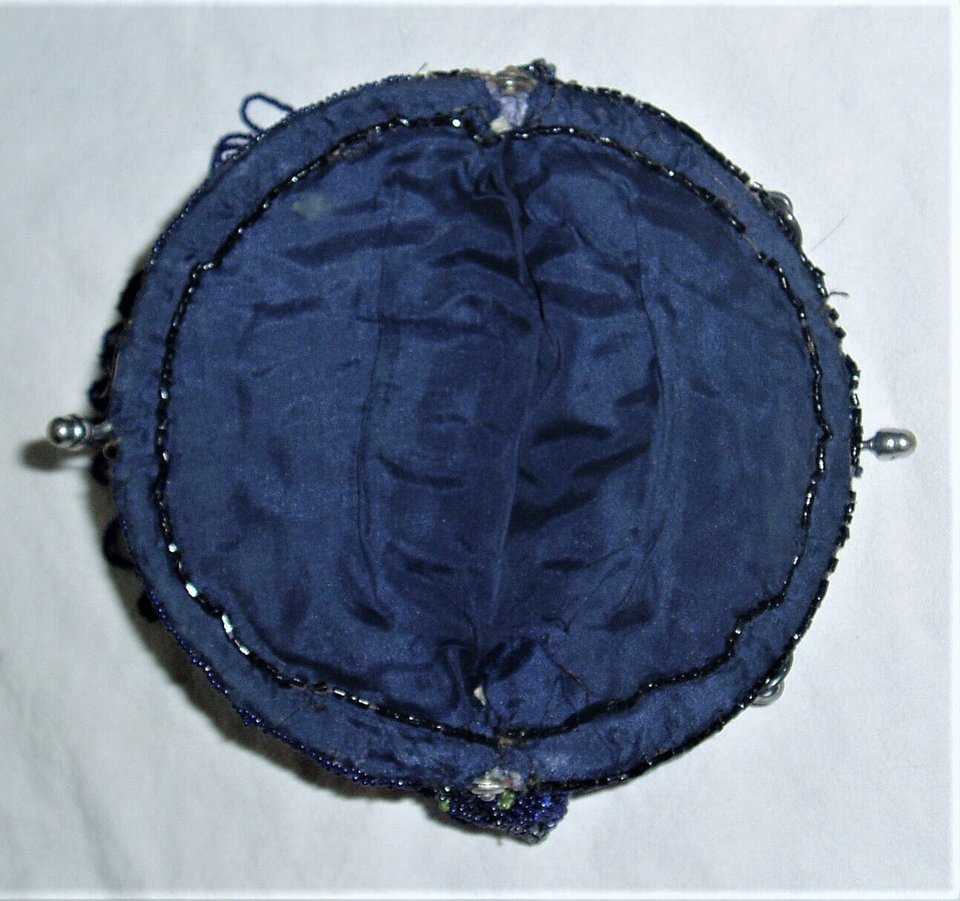Microbead Purse with Flowers on Blue