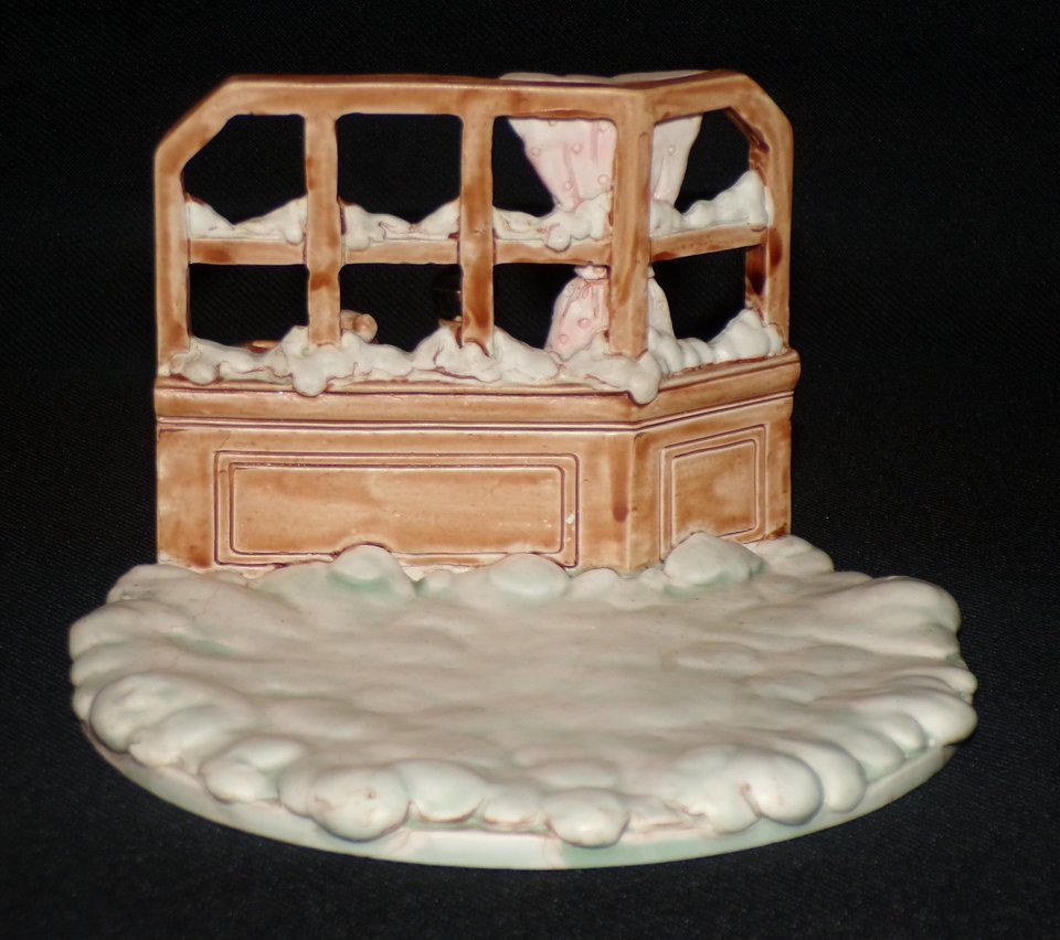 Ganz Little Cheesers Snowy Window Base 05327