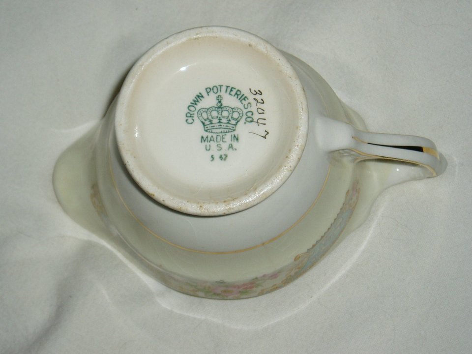 Crown Pottery CRP4, Creamer, Mint