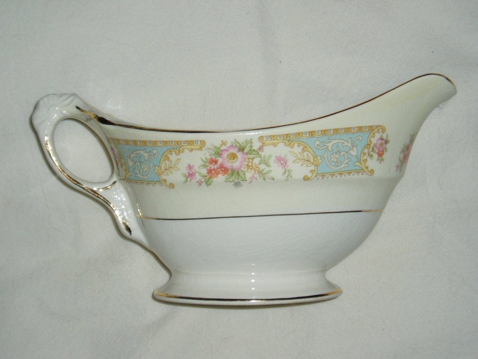 Crown Pottery CRP4, Gravy Boat, Mint