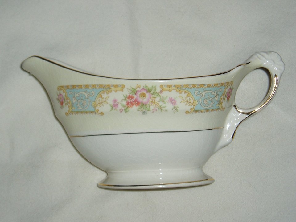 Crown Pottery CRP4, Gravy Boat, Mint
