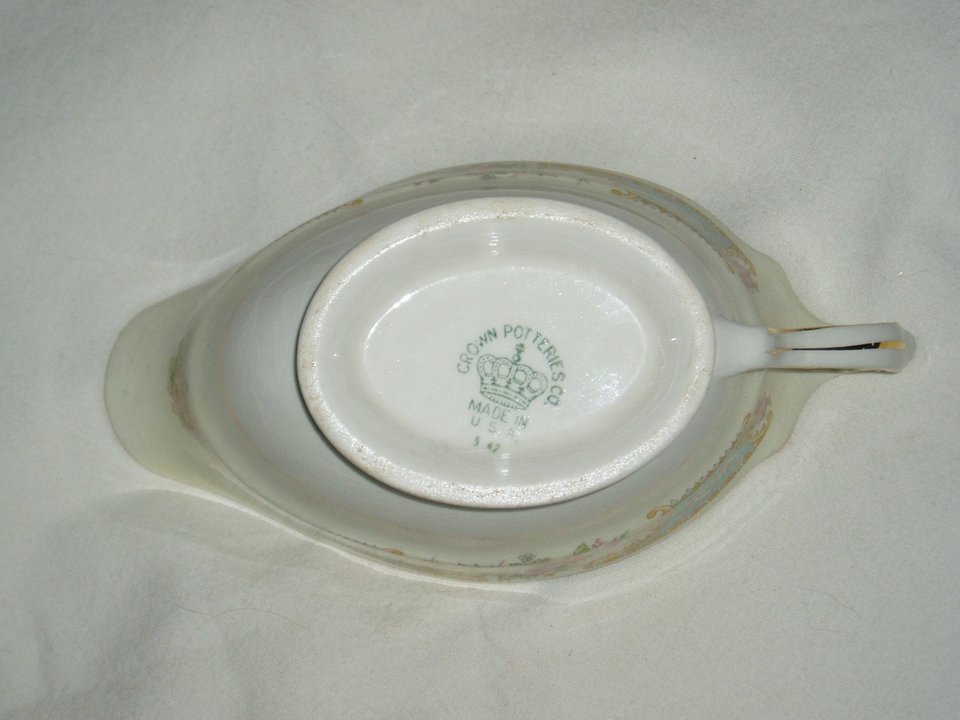 Crown Pottery CRP4, Gravy Boat, Mint