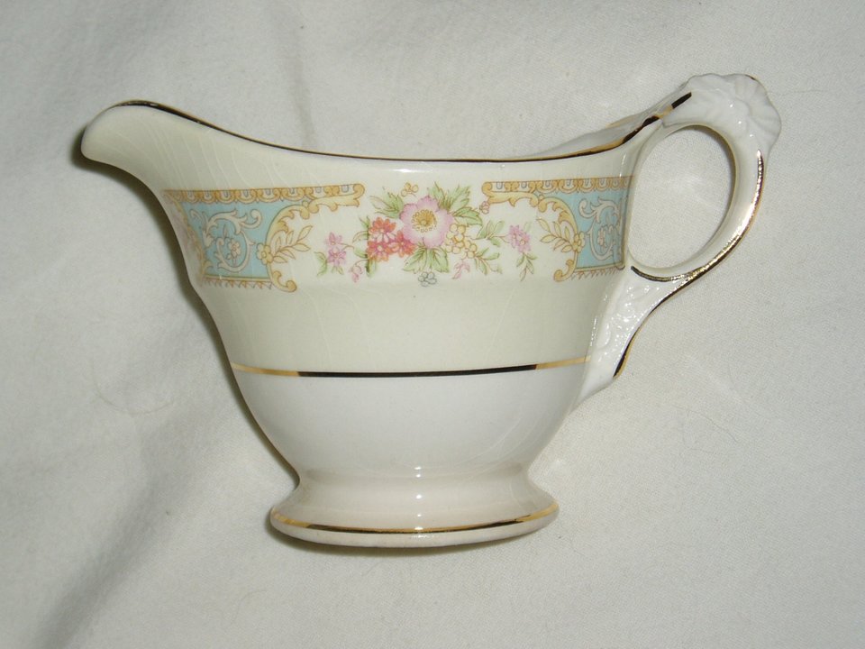 Crown Pottery CRP4, Creamer, Mint