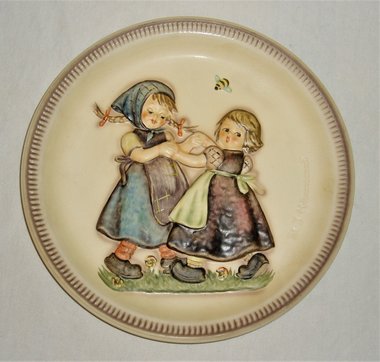 Hummel Goebel Anniversary Plate, 1980, Spring Dance
