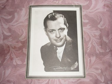 Robert Montgomery "Hideout" Hollywood Studio Photo, c. 1934, 9" x 12"